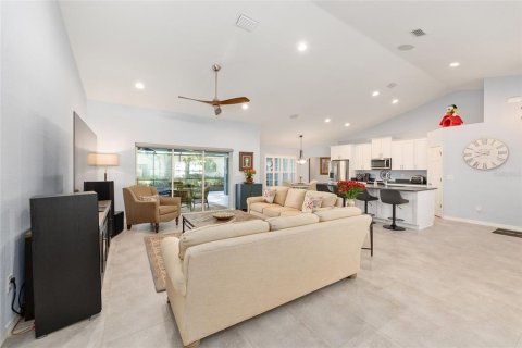 House in Ocala, Florida 3 bedrooms, 196.21 sq.m. № 1893606 - photo 24