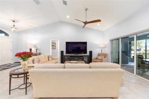 House in Ocala, Florida 3 bedrooms, 196.21 sq.m. № 1893606 - photo 15