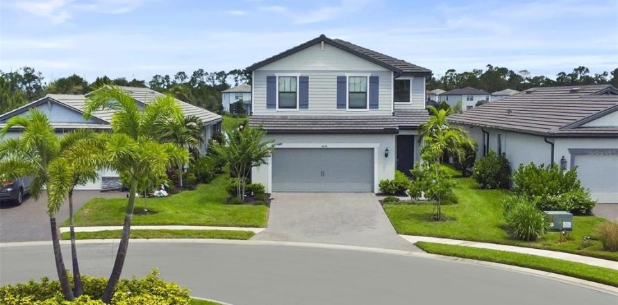 House in Bradenton, Florida 5 bedrooms, 245.08 sq.m. № 1806663