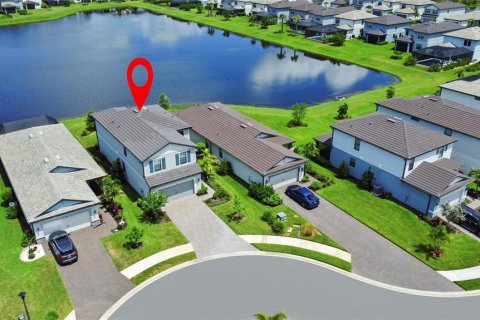 House in Bradenton, Florida 5 bedrooms, 245.08 sq.m. № 1806663 - photo 2