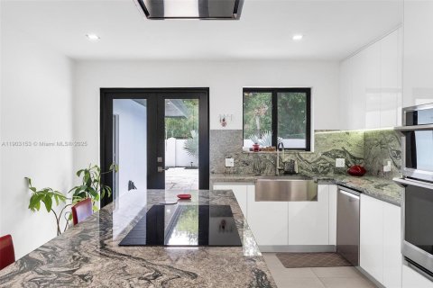 Villa ou maison à vendre à Miami Shores, Floride: 4 chambres, 238.85 m2 № 2015901 - photo 9