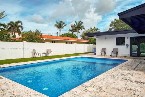 Villa ou maison à vendre à Miami Shores, Floride: 4 chambres, 238.85 m2 № 2015901 - photo 14