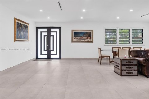 Villa ou maison à vendre à Miami Shores, Floride: 4 chambres, 238.85 m2 № 2015901 - photo 2