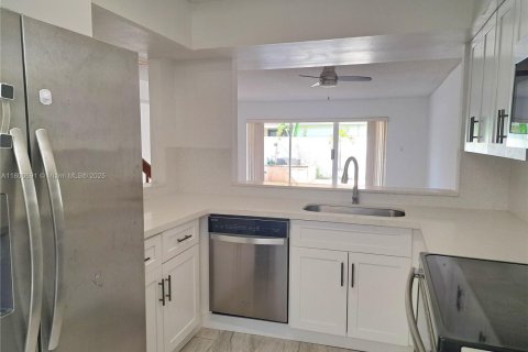 Touwnhouse à louer à Aventura, Floride: 3 chambres, 160.07 m2 № 1689070 - photo 17