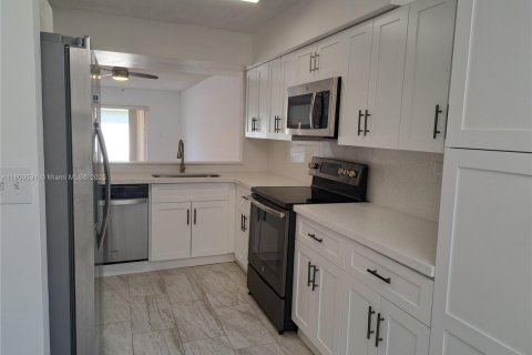 Touwnhouse à louer à Aventura, Floride: 3 chambres, 160.07 m2 № 1689070 - photo 15