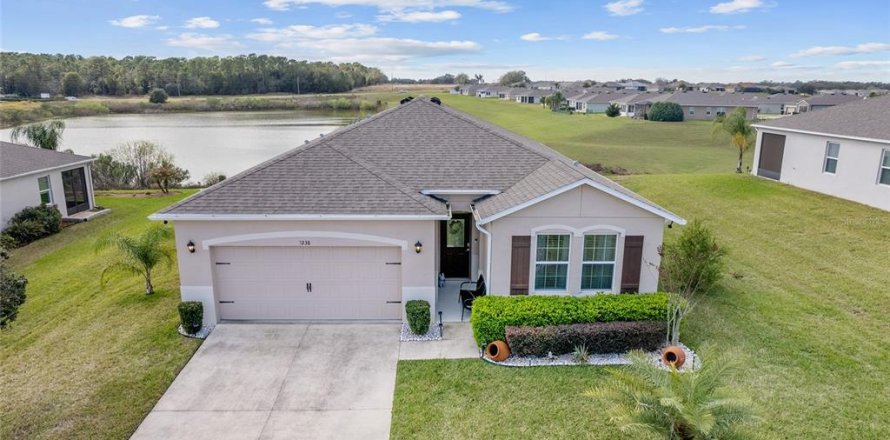 House in Ocala, Florida 3 bedrooms, 159.23 sq.m. № 1513979