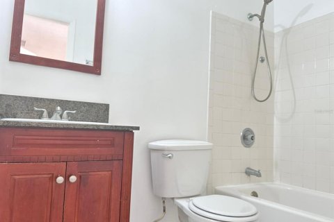 Condo in Winter Park, Florida, 2 bedrooms  № 1774696 - photo 11