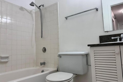 Condo in Winter Park, Florida, 2 bedrooms  № 1774696 - photo 13