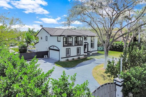 Casa en alquiler en Pinecrest, Florida, 5 dormitorios, 382.66 m2 № 1858969 - foto 1