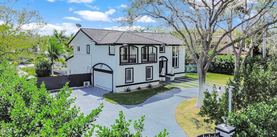 Casa en Pinecrest, Florida 5 dormitorios, 382.66 m2 № 1858969