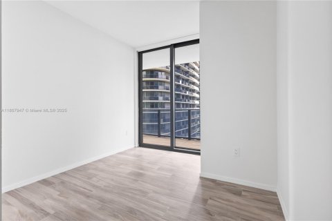 Condo in Miami, Florida, 3 bedrooms  № 1922831 - photo 28