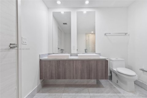 Condo in Miami, Florida, 3 bedrooms  № 1922831 - photo 25