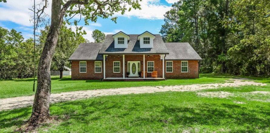 House in Hilliard, Florida 3 bedrooms, 178.28 sq.m. № 834564