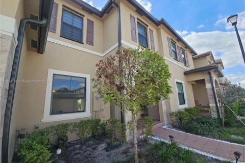 Casa en alquiler en Hialeah, Florida, 3 dormitorios, 137.77 m2 № 1969872 - foto 6