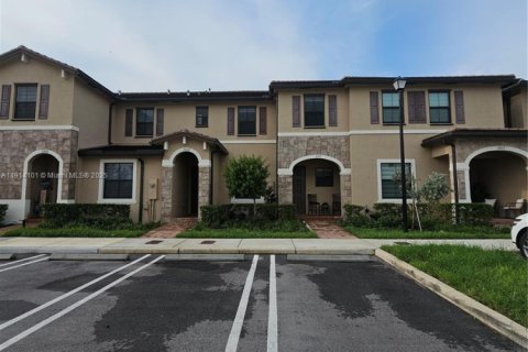 Casa en alquiler en Hialeah, Florida, 3 dormitorios, 137.77 m2 № 1969872 - foto 5