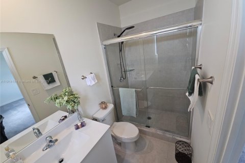 Casa en alquiler en Hialeah, Florida, 3 dormitorios, 137.77 m2 № 1969872 - foto 30