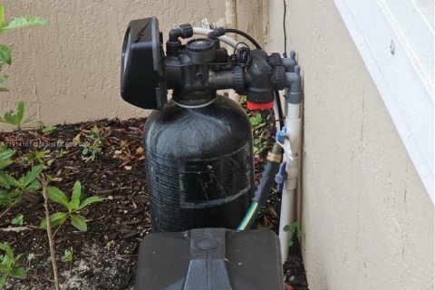 Casa en alquiler en Hialeah, Florida, 3 dormitorios, 137.77 m2 № 1969872 - foto 7