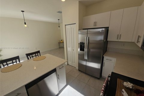 Casa en alquiler en Hialeah, Florida, 3 dormitorios, 137.77 m2 № 1969872 - foto 21