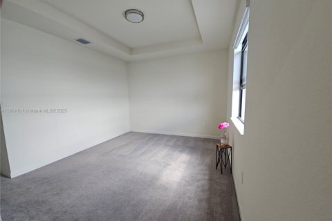 Casa en alquiler en Hialeah, Florida, 3 dormitorios, 137.77 m2 № 1969872 - foto 27