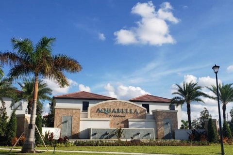 Casa en alquiler en Hialeah, Florida, 3 dormitorios, 137.77 m2 № 1969872 - foto 3