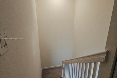 Casa en alquiler en Hialeah, Florida, 3 dormitorios, 137.77 m2 № 1969872 - foto 26