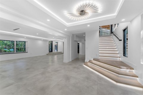 House in Pinecrest, Florida 4 bedrooms, 416.2 sq.m. № 1965792 - photo 4