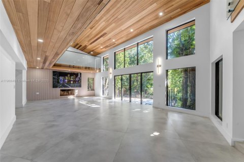 House in Pinecrest, Florida 4 bedrooms, 416.2 sq.m. № 1965792 - photo 17