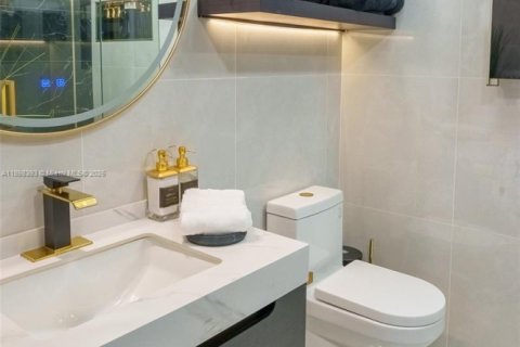 Купить кондоминиум в Майами, Флорида 2 спальни, 117.8м2, № 2012656 - фото 25