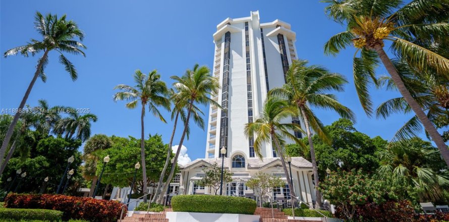 Кондоминиум с 2 спальнями в Майами, Флорида № 2012656