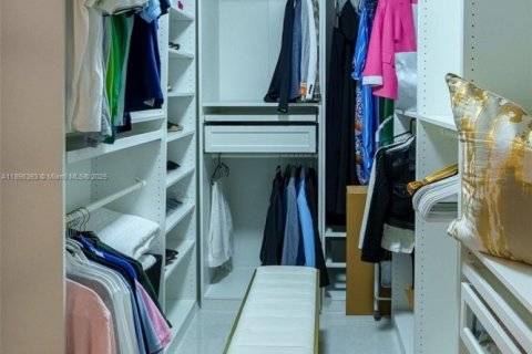 Купить кондоминиум в Майами, Флорида 2 спальни, 117.8м2, № 2012656 - фото 17