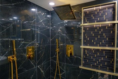 Купить кондоминиум в Майами, Флорида 2 спальни, 117.8м2, № 2012656 - фото 30