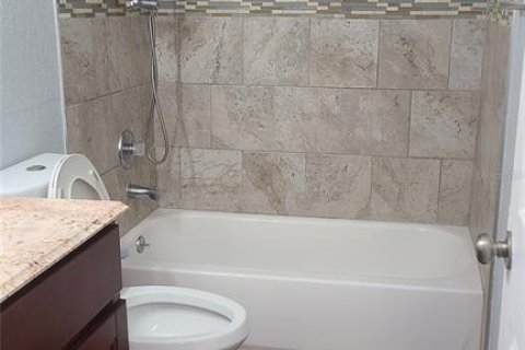 Condo in Tampa, Florida, 2 bedrooms  № 1113905 - photo 8