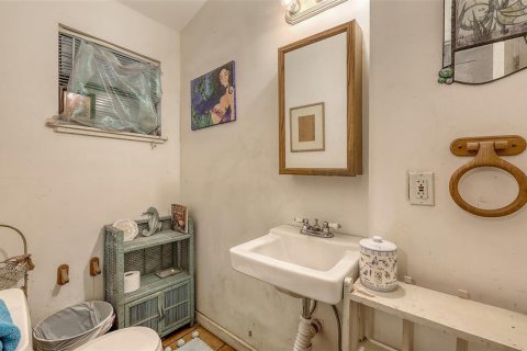 House in Sarasota, Florida 6 bedrooms, 314.75 sq.m. № 1749439 - photo 15