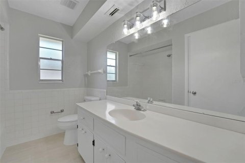 Villa ou maison à vendre à Winter Haven, Floride: 4 chambres, 218.32 m2 № 2303010 - photo 19