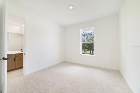 House in Apopka, Florida 4 bedrooms, 256.78 sq.m. № 1804675 - photo 16