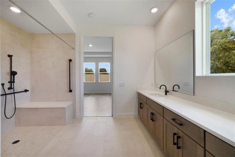 House in Apopka, Florida 4 bedrooms, 256.78 sq.m. № 1804675 - photo 23