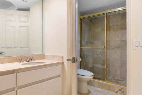 Condo in Sunny Isles Beach, Florida, 2 bedrooms  № 1841021 - photo 30