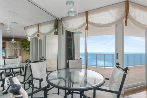 Condo in Sunny Isles Beach, Florida, 2 bedrooms  № 1841021 - photo 22