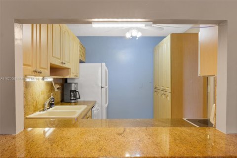 Condominio en venta en Hallandale Beach, Florida, 1 dormitorio, 80.82 m2 № 1777785 - foto 5