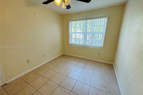 Condo in North Lauderdale, Florida, 2 bedrooms  № 2087325 - photo 21