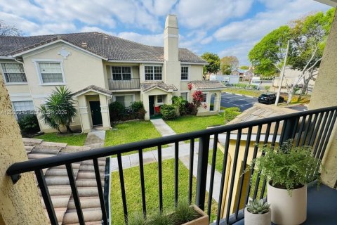 Condo in North Lauderdale, Florida, 2 bedrooms  № 2087325 - photo 7