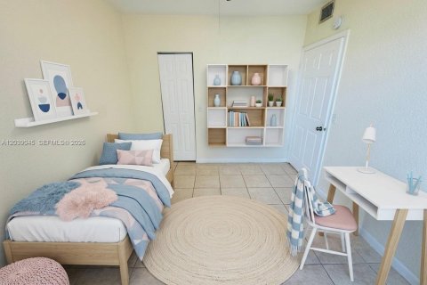 Condo in North Lauderdale, Florida, 2 bedrooms  № 2087325 - photo 19