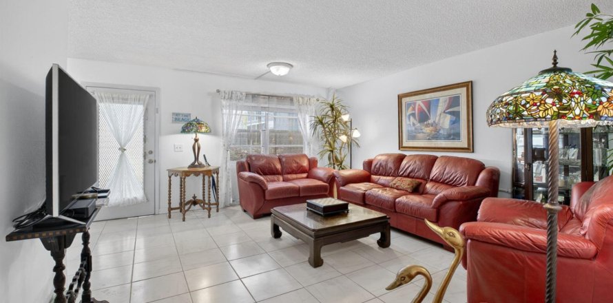 Condo in Delray Beach, Florida, 2 bedrooms  № 2176128