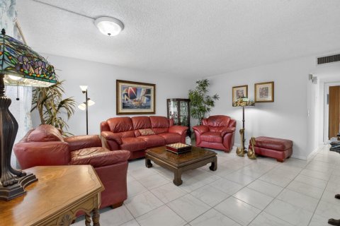 Condo in Delray Beach, Florida, 2 bedrooms  № 2176128 - photo 2