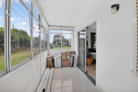 Condo in Delray Beach, Florida, 2 bedrooms  № 2176128 - photo 22