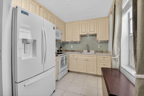 Condo in Delray Beach, Florida, 2 bedrooms  № 2176128 - photo 8