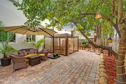 Casa en venta en Miami, Florida, 3 dormitorios, 229.19 m2 № 2006433 - foto 7