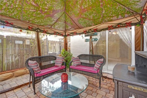 Casa en venta en Miami, Florida, 3 dormitorios, 229.19 m2 № 2006433 - foto 21