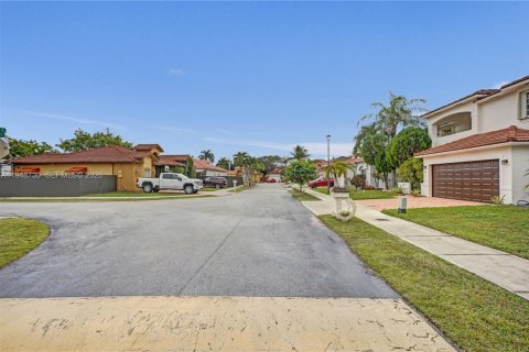 Casa en venta en Miami, Florida, 3 dormitorios, 229.19 m2 № 2006433 - foto 24