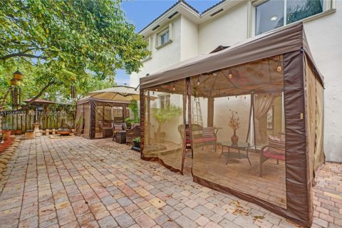 Casa en venta en Miami, Florida, 3 dormitorios, 229.19 m2 № 2006433 - foto 13